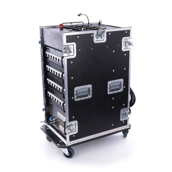 Motorensteuerung 32 Kanal  (Einspeisung 125A/400V; 8 x Harting 16pol Ausgang)