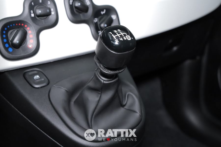 Fiat Panda Pandina 1.0 Firefly Hybrid 70CV 5p.ti Nero  Nuovo foto 25