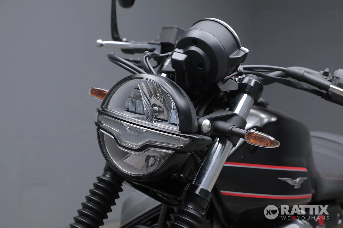 MOTO GUZZI V7 850 Stone Special Edition Abs