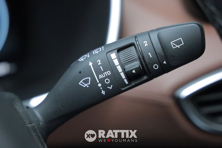 Hyundai Santa Fe 1.6 t-gdi HEV 20th Anniversary 4WD 7p.ti Auto + tetto apribile Grigio  Usato foto 16