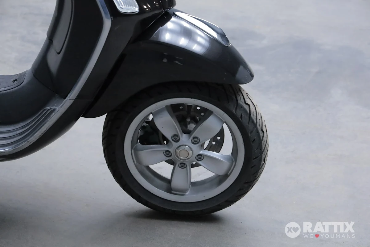 VESPA Primavera 50 4T 4v SE 70th