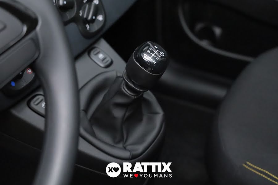 Fiat Panda 1.0 Firefly Hybrid 70CV 5p.ti ADAS + Pack City Nero  Km 0 foto 17