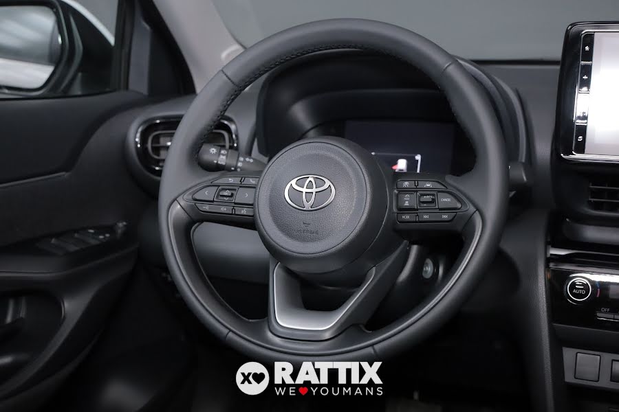 Toyota Yaris Cross 1.5 Hybrid 115CV Active e-CVT Bianco  Nuovo foto 9