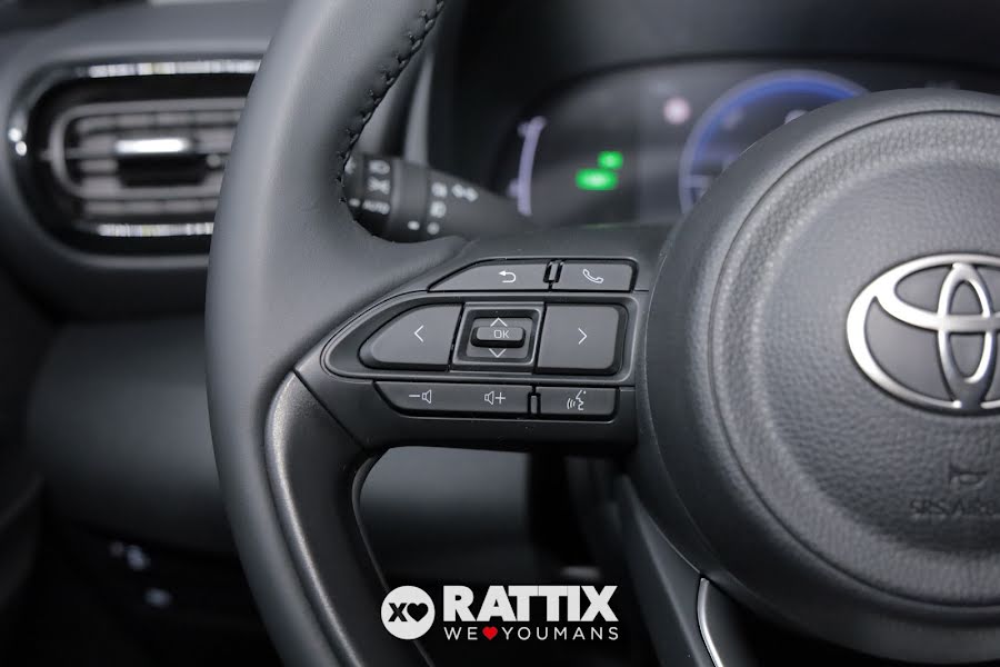 Toyota Yaris Cross 1.5 Hybrid 115CV Active e-CVT Bianco  Nuovo foto 10