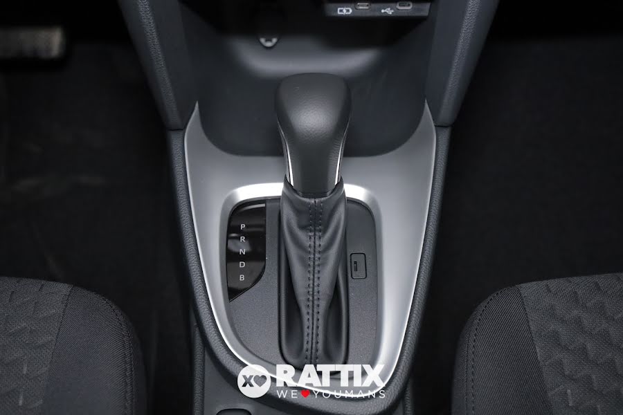 Toyota Yaris Cross 1.5 Hybrid 115CV Active e-CVT Bianco  Nuovo foto 23