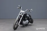 HARLEY DAVIDSON Dyna Street Bob 1584