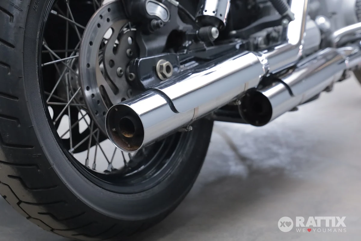 HARLEY DAVIDSON Dyna Street Bob 1584