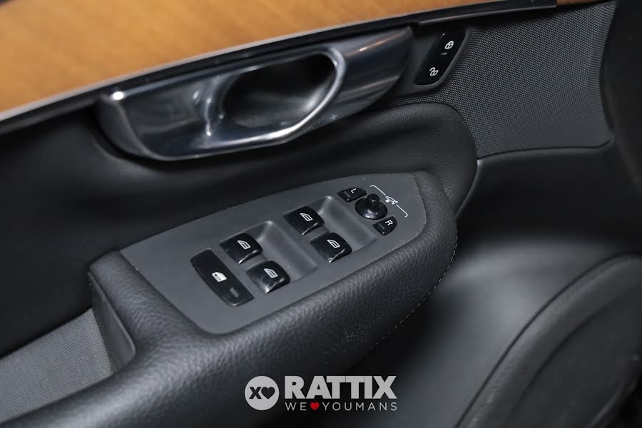 Volvo XC90 2.0 B5 Hybrid Inscription Geartronic AWD 7p.ti  Nero  Aziendale foto 35