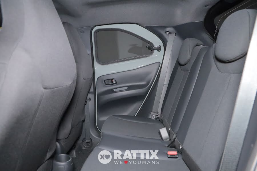 Toyota Aygo X 1.0 72CV Trend s-CVT Tarragon & Black  Nuovo foto 24