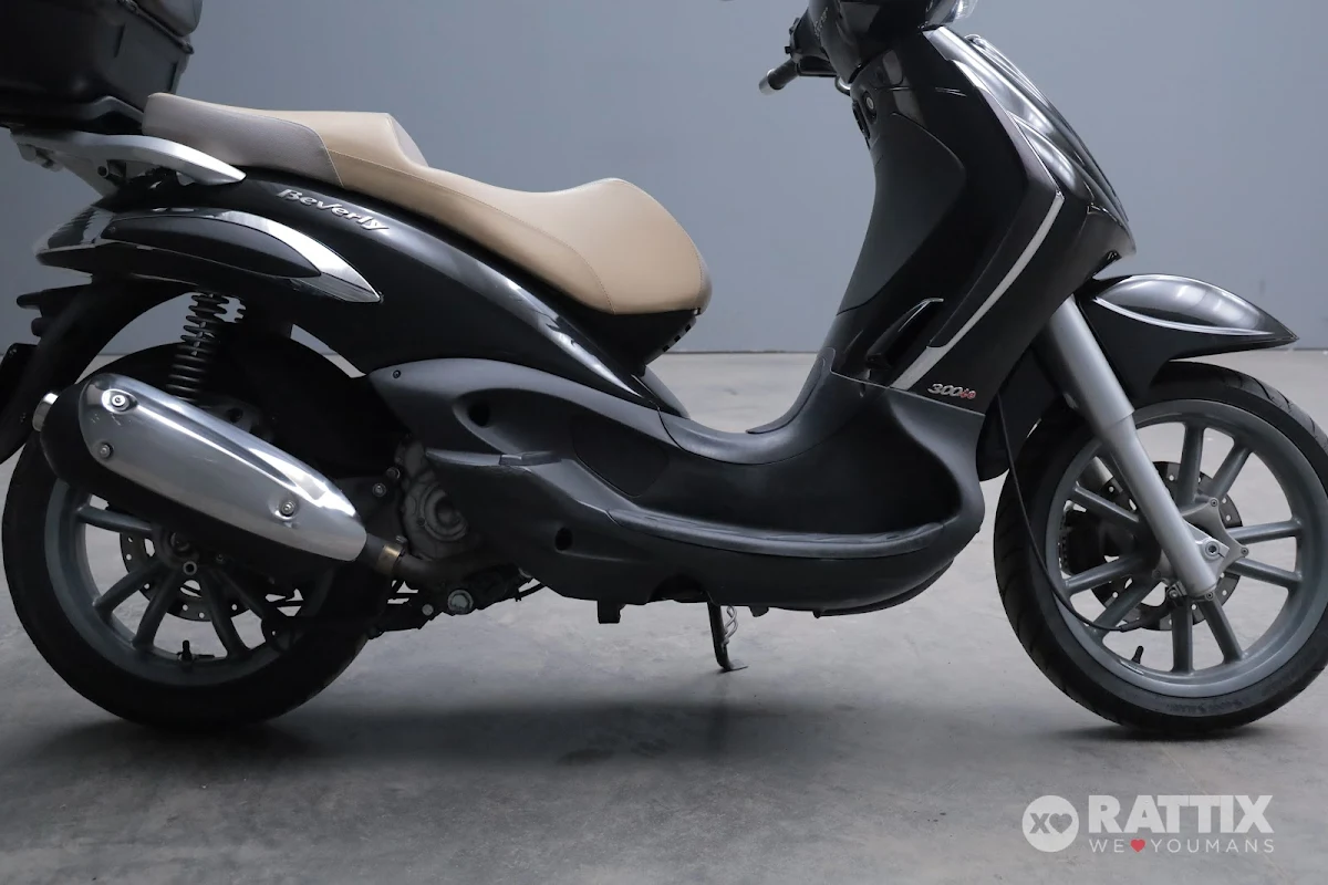 PIAGGIO Beverly Tourer 300