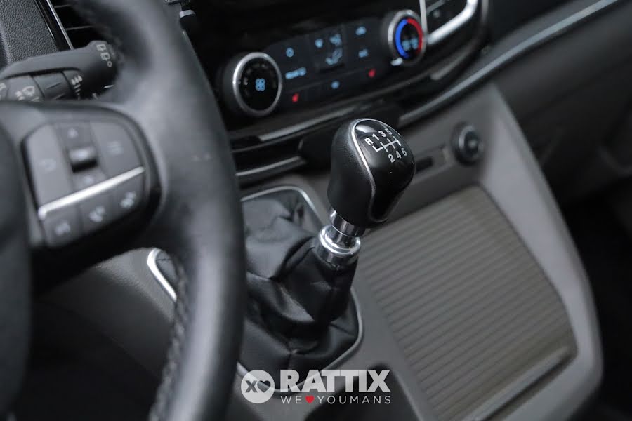 Ford Tourneo Custom 2.0 TDCI 130CV Titanium 8p.ti Grigio  Usato foto 21