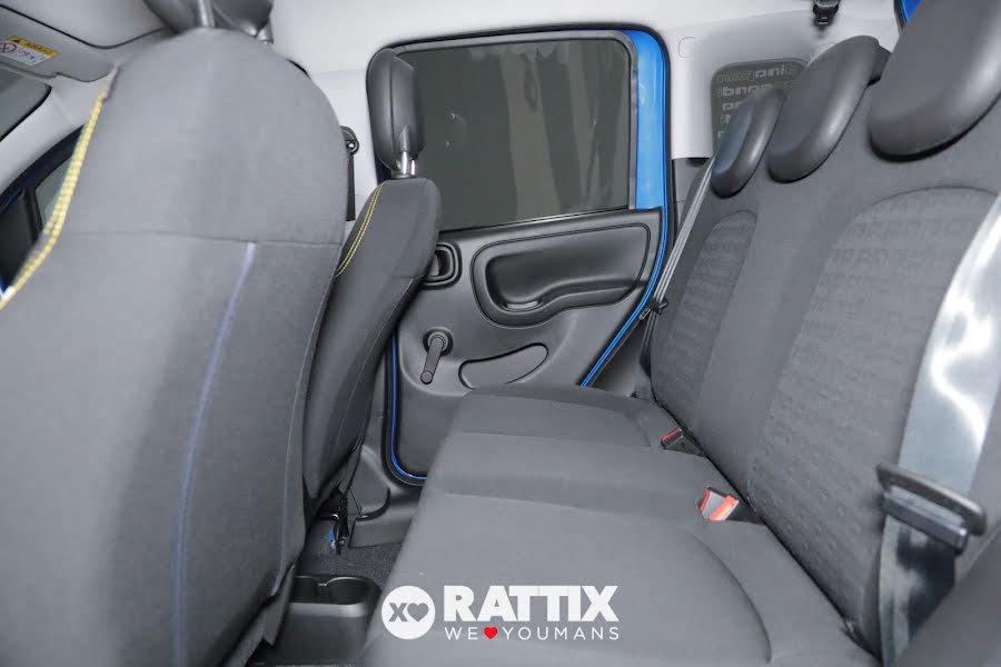 Fiat Panda Pandina 1.0 Firefly Hybrid 70CV  BLU ITALIA METALLIZZATO  Km 0 foto 18
