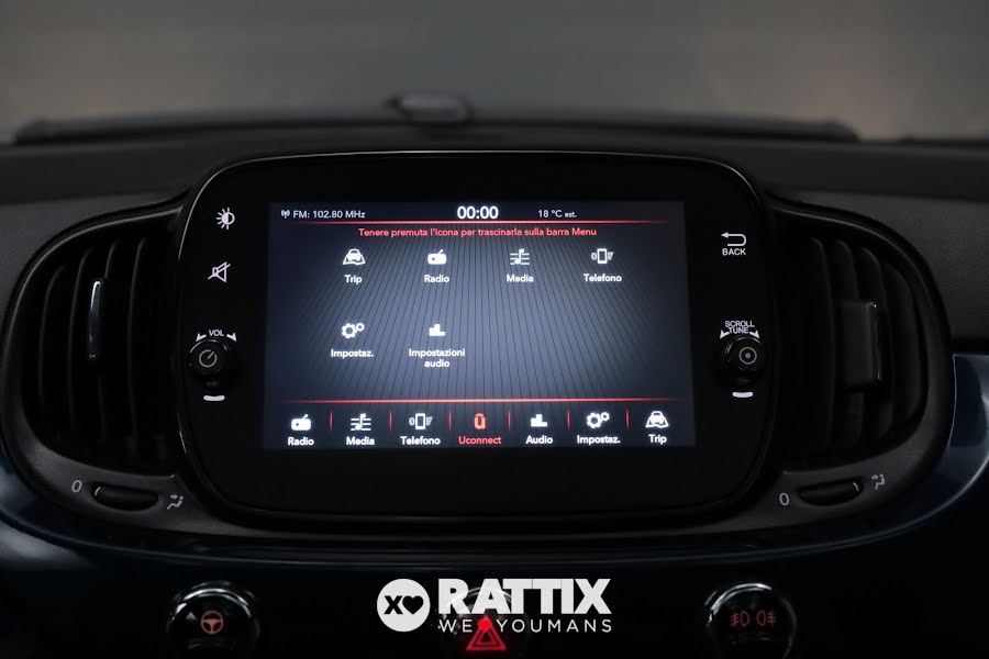 Fiat 500 1.0 Hybrid 70CV Dolcevita + tetto panoramico blu dipinto di blu  Aziendale foto 19