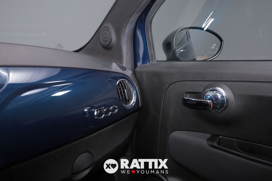 Fiat 500 1.0 Hybrid 70CV Dolcevita + tetto panoramico blu dipinto di blu  Aziendale foto 28