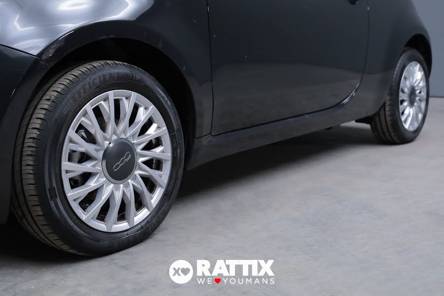 Fiat 500 1.0 Hybrid 70CV Dolcevita + tetto panoramico NERO  Aziendale foto 5