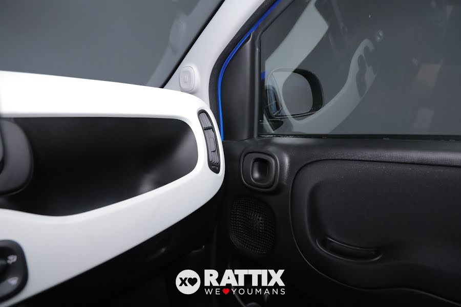 Fiat Panda Pandina 1.0 Firefly Hybrid 70CV BLU ITALIA METALLIZZATO  Km 0 foto 30