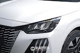 Miniatura Peugeot 208 1.2 Hybrid 145CV Allure e-DCS6 Bianco Banchisa   Km 0 foto 32