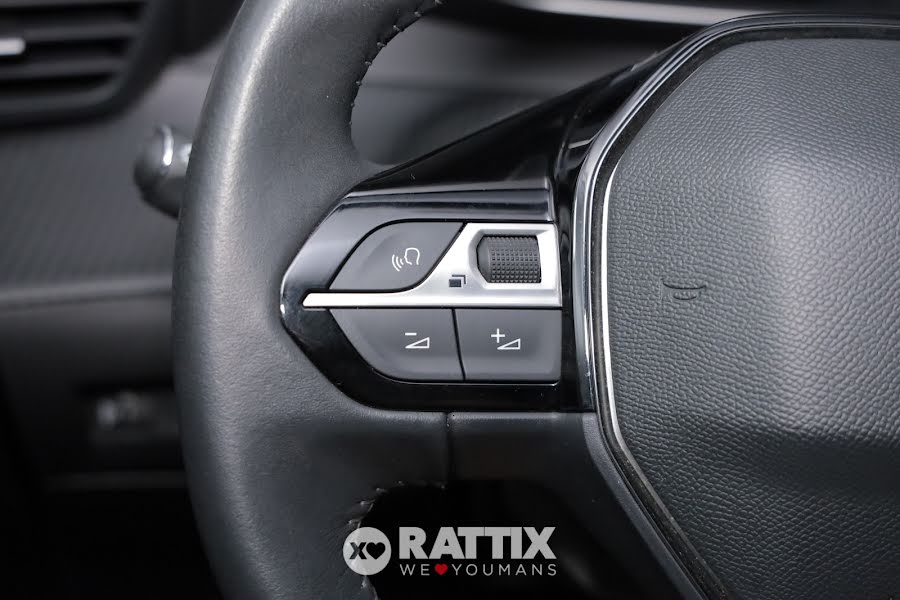 Peugeot e-208 motore elettrico 100kW Allure Pack  Bianco madreperla  Aziendale foto 11