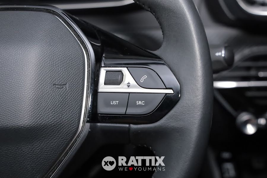 Peugeot e-208 motore elettrico 100kW Allure Pack  Bianco madreperla  Aziendale foto 12