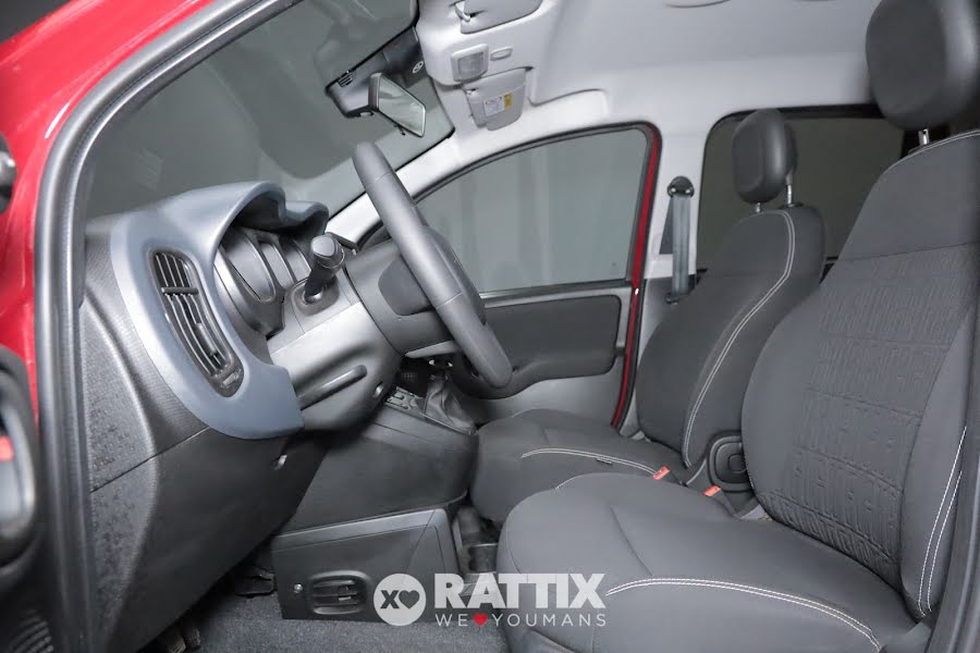 Fiat Panda 1.0 Firefly Hybrid 70CV Cross 5p.ti Rosso Passione  Aziendale foto 7