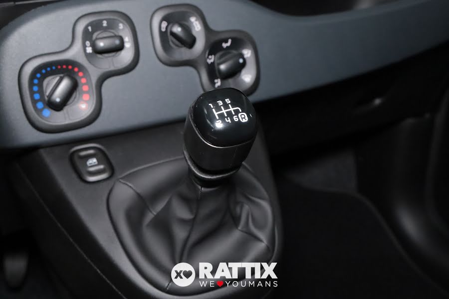 Fiat Panda 1.0 Firefly Hybrid 70CV 5p.ti + Pack City Nero Cinema  Km 0 foto 22