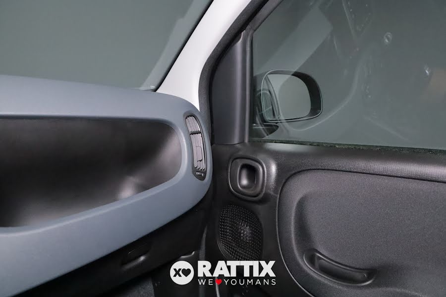 Fiat Panda 1.0 Firefly Hybrid 70CV 5p.ti + Pack City Nero Cinema  Km 0 foto 27