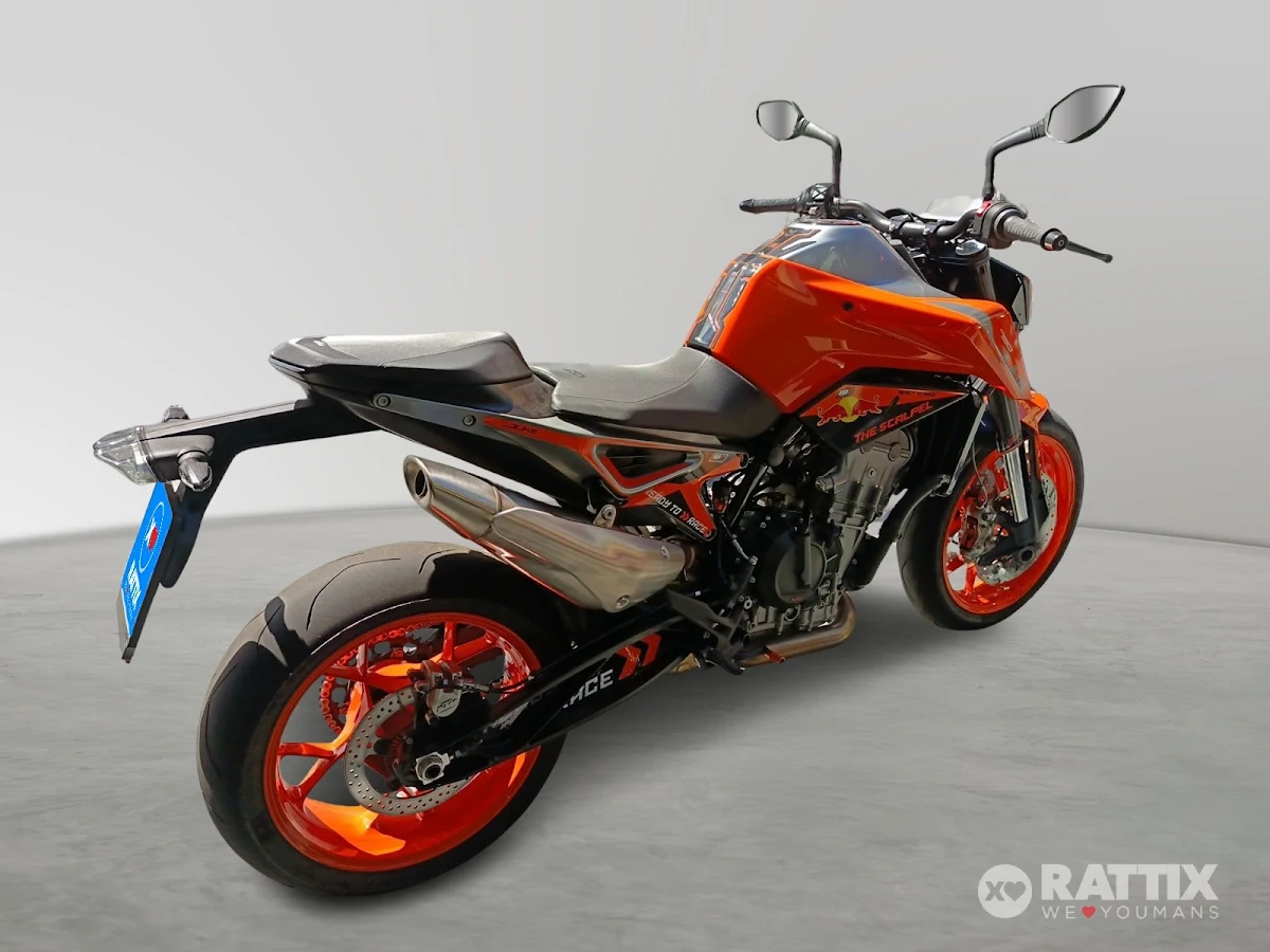 KTM Duke   790 Orange