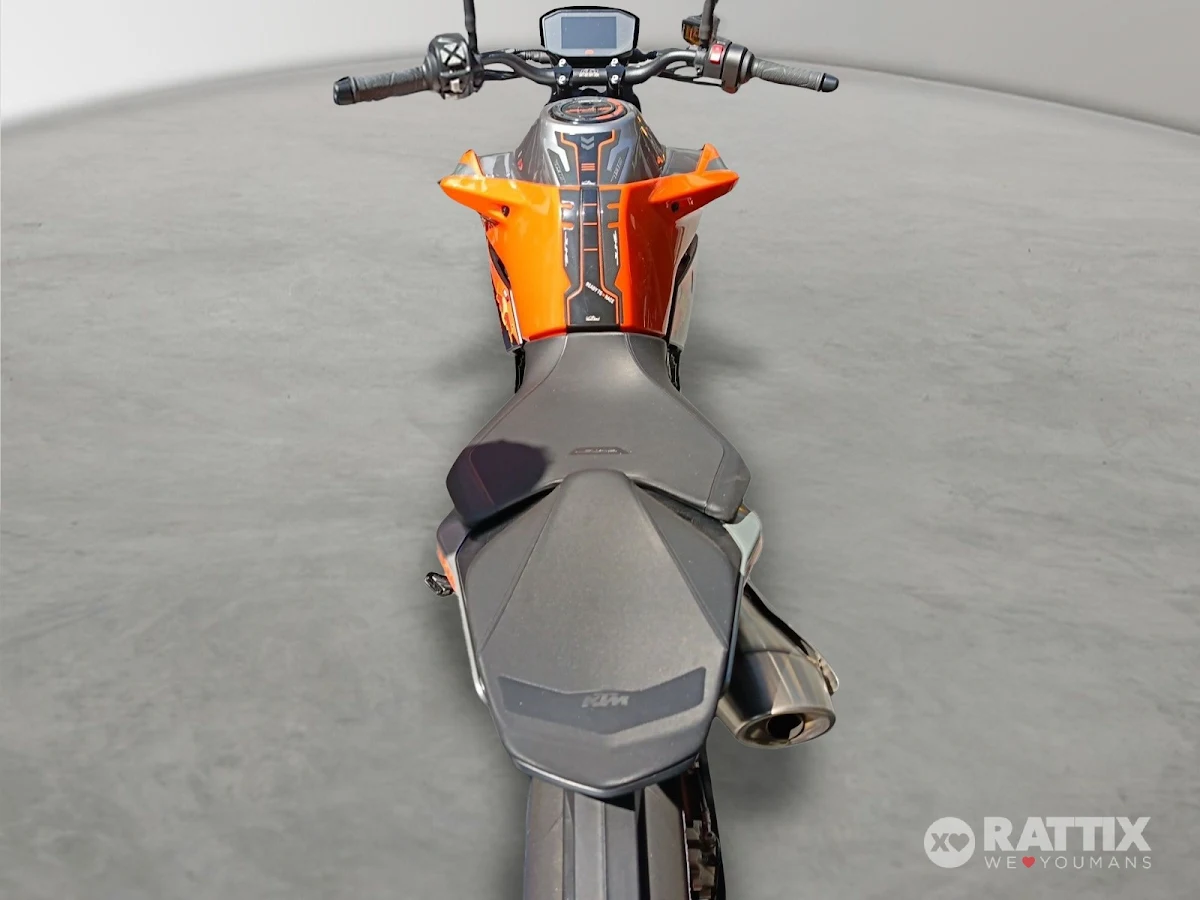 KTM Duke   790 Orange
