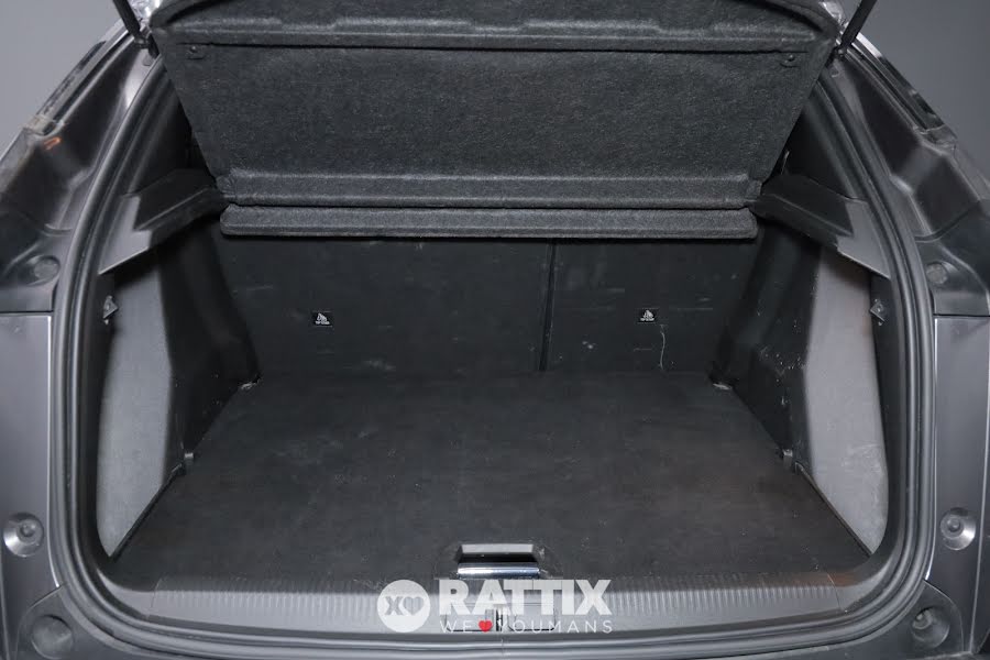 Peugeot 2008 1.5 BlueHDI 130CV Allure Pack EAT8 Grigio Platinum  Aziendale foto 5