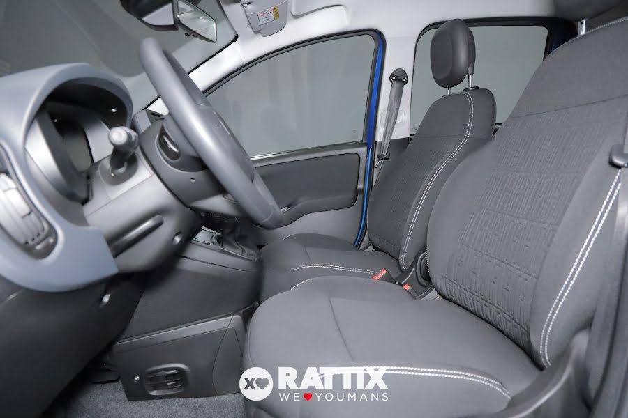 Fiat Panda 1.0 Firefly Hybrid 70CV 5p.ti + Pack City Blu Italia  Km 0 foto 7