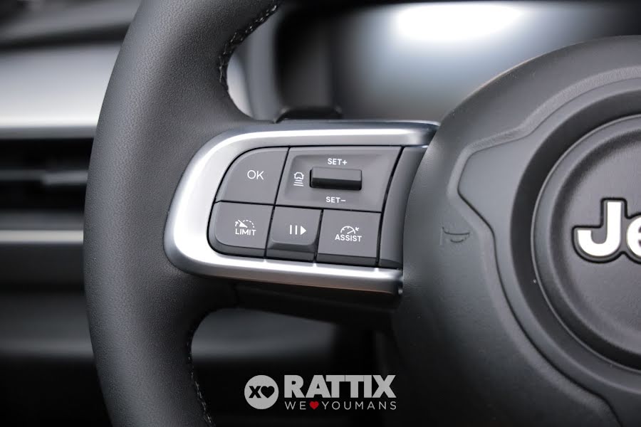 Jeep Avenger 1.2 Turbo e-Hybrid 110CV Summit EDCT6 Grigio Granite  Nuovo foto 10