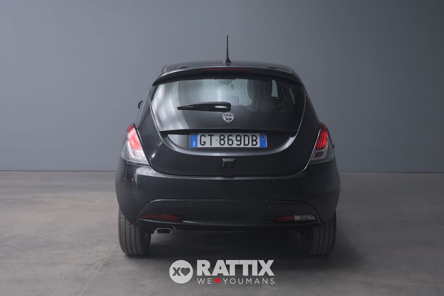 Lancia Ypsilon 1.0 Firefly Hybrid 70CV Platino  Nero Vulcano  Aziendale foto 5