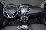 Miniatura Lancia Ypsilon 1.0 Firefly Hybrid 70CV Platino  Nero Vulcano  Aziendale foto 24