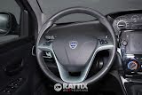 Miniatura Lancia Ypsilon 1.0 Firefly Hybrid 70CV Platino  Nero Vulcano  Aziendale foto 24