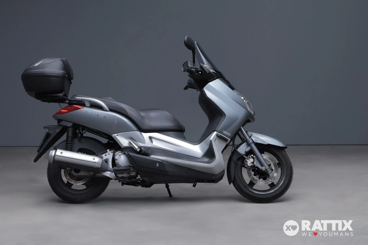 YAMAHA X-Max 250 