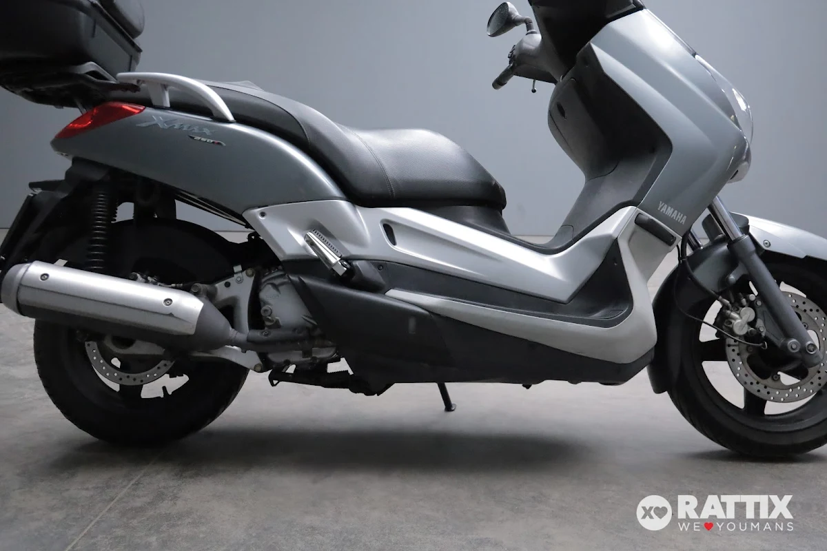 YAMAHA X-Max 250 