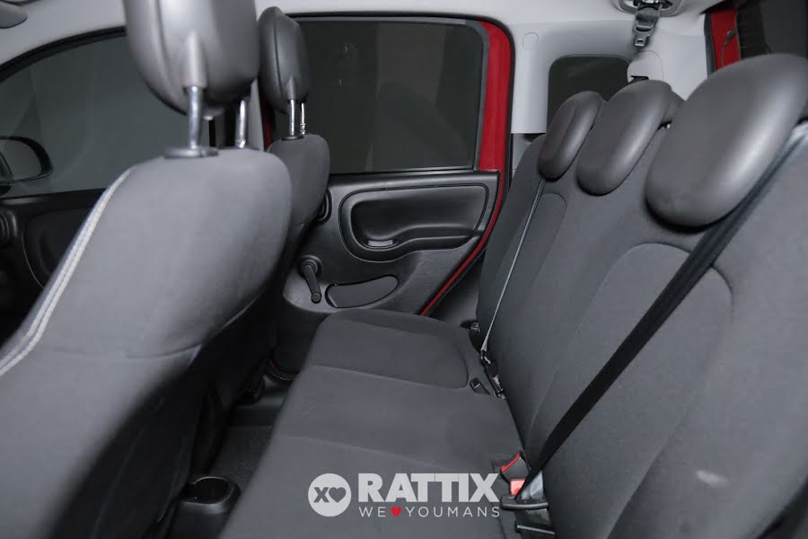 Fiat Panda 1.0 Firefly Hybrid 70CV Cross 5p.ti Rosso Passione  Aziendale foto 29