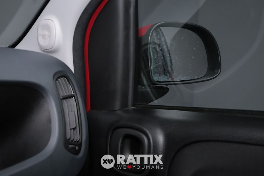 Fiat Panda 1.0 Firefly Hybrid 70CV Cross 5p.ti Rosso Passione  Aziendale foto 32