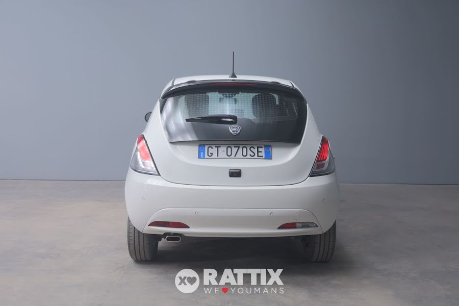Lancia Ypsilon 1.0 Firefly Hybrid 70CV Platino  Bianco Neve  Aziendale foto 5