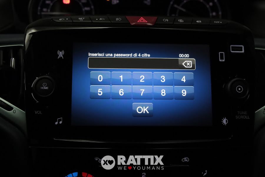 Lancia Ypsilon 1.0 Firefly Hybrid 70CV Platino  Bianco Neve  Aziendale foto 18