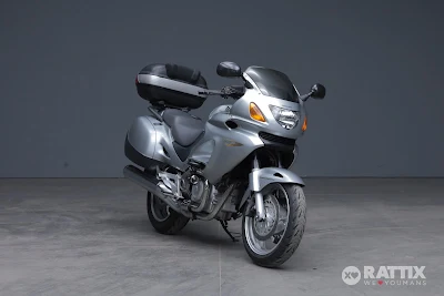 Foto HONDA Deauville 650 NT my01