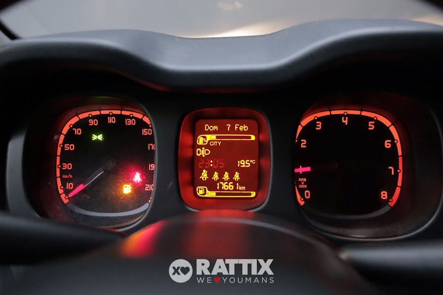 Fiat Panda 1.0 Firefly Hybrid 70CV Cross 5p.ti Rosso Passione  Aziendale foto 15