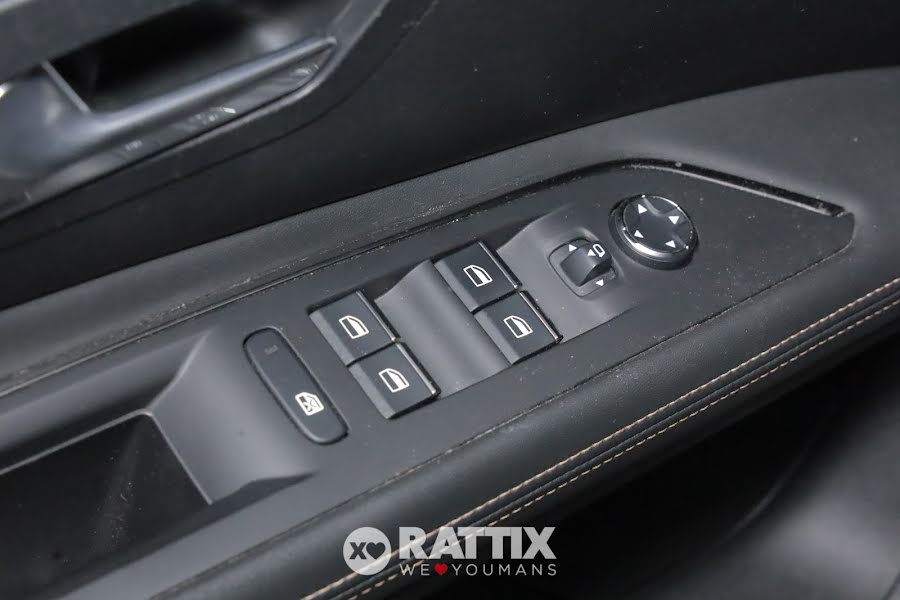 Peugeot 3008 1.6 Hybrid4 Phev 300CV GT Pack e-EAT8 + tetto apribile Nero Perla  Aziendale foto 33