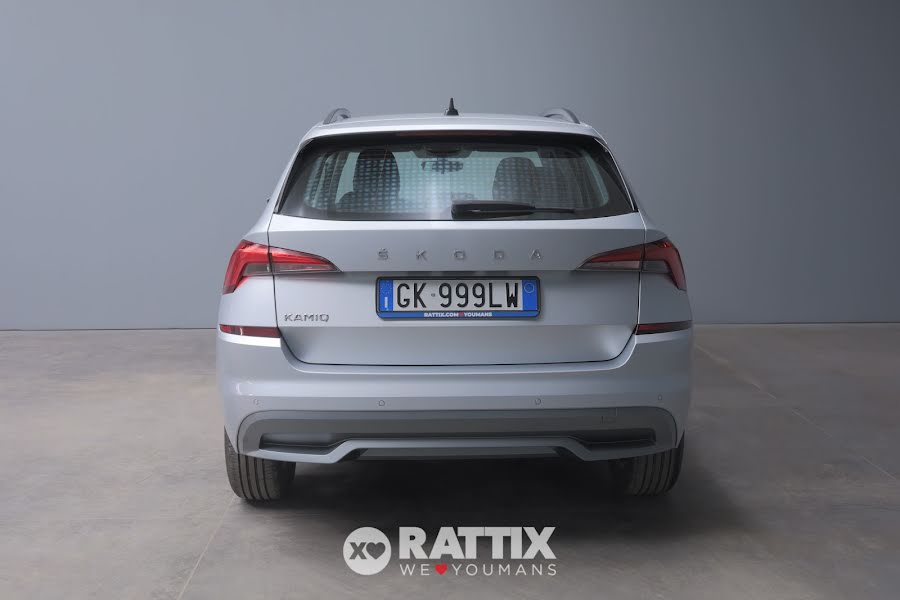 Skoda Kamiq 1.0 TSI 95CV Ambition  Argento Brillante  Usato foto 5