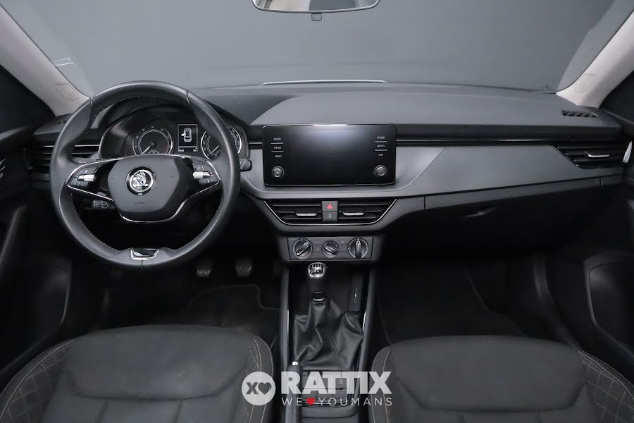 Skoda Kamiq 1.0 TSI 95CV Ambition  Argento Brillante  Usato foto 8