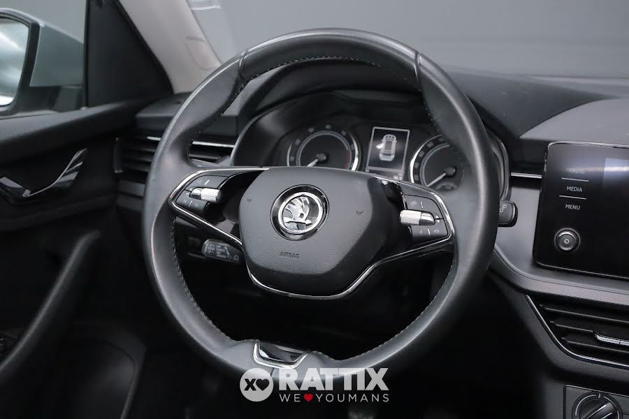 Skoda Kamiq 1.0 TSI 95CV Ambition  Argento Brillante  Usato foto 9