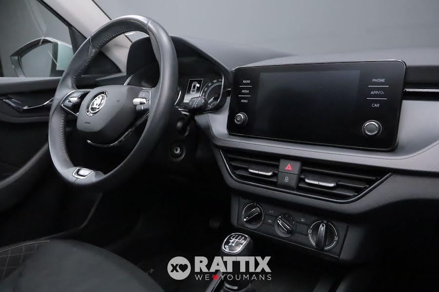 Skoda Kamiq 1.0 TSI 95CV Ambition  Argento Brillante  Usato foto 16