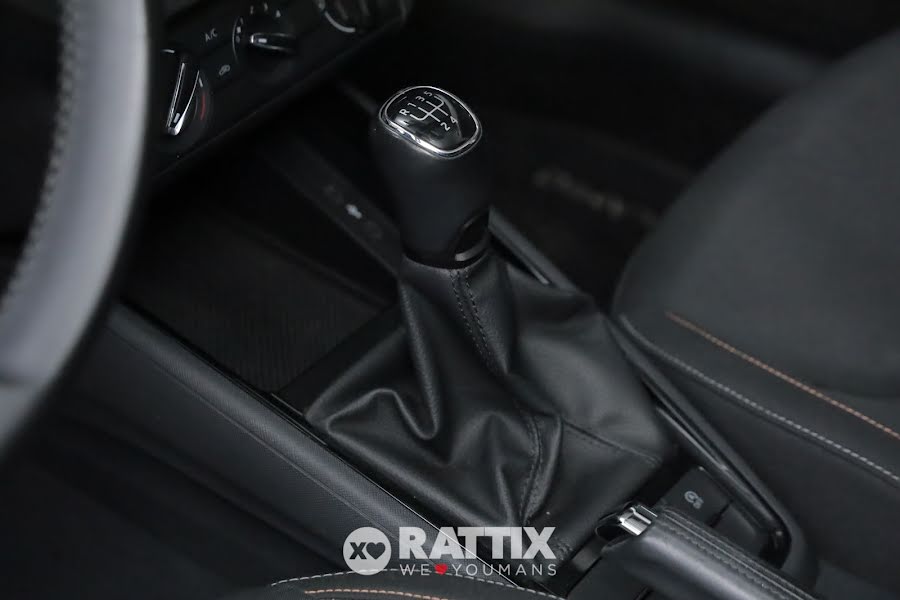 Skoda Kamiq 1.0 TSI 95CV Ambition  Argento Brillante  Usato foto 20