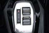Miniatura Peugeot 208 1.2 Hybrid 110CV Style e-DCS6 Grigio Artense  Km 0 foto 29