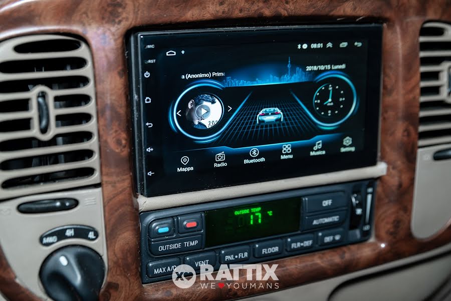 Lincoln Navigator 5.4 V8 GPL 300CV 4WD 7p.ti + barre portatutto Nero  Usato foto 16